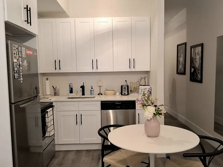 320 Throop Ave #2 — Photo 3