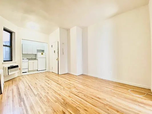 Rented by Bond New York | media 2