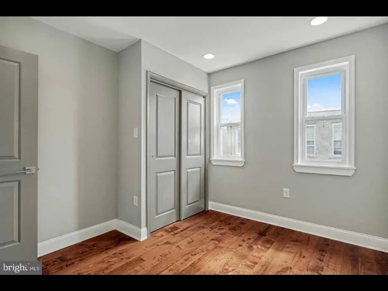 1439 S Etting St — Photo 17
