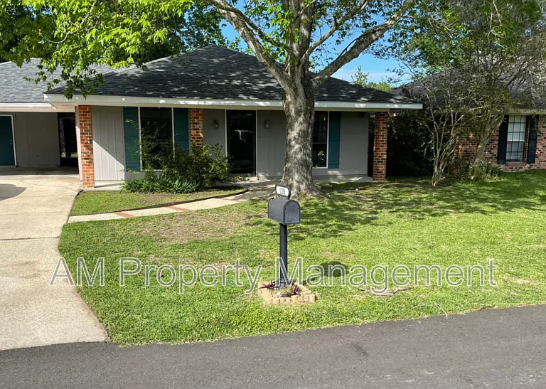 128 Longfellow Dr — Photo 1