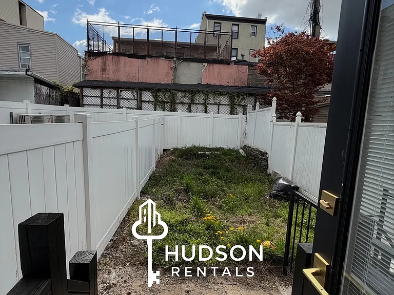 172 New York Ave #3R — Photo 5