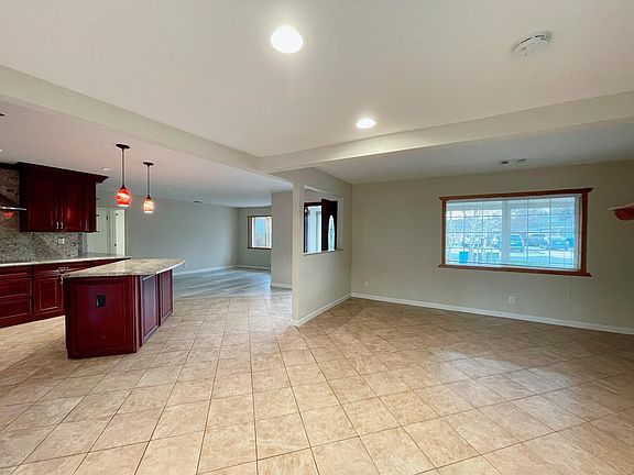 3rd image of 3031 Humbolt Ave
