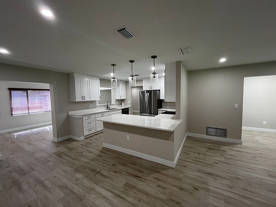 1st image of 1120 Hunter Ave