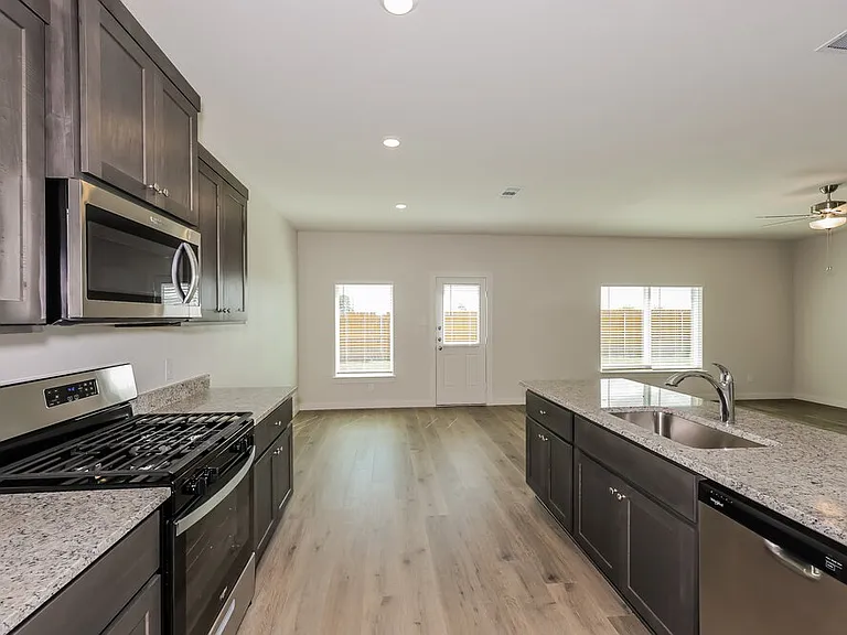 315 Patton Ln — Photo 10