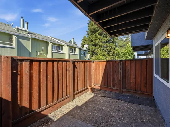 647 Racquet Club Circle, Rohnert Park, CA 94928