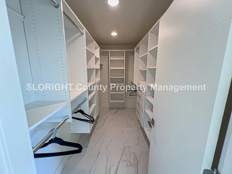 2670 Laurel Ave — Photo 24