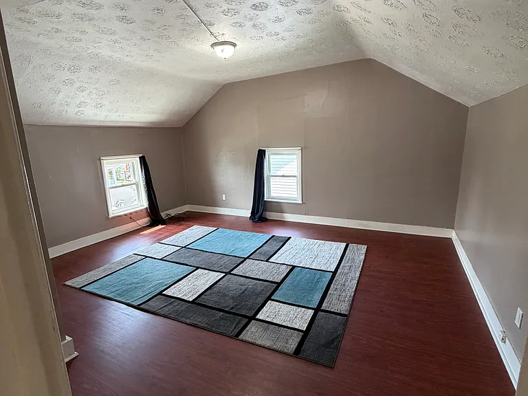 522 E Ward St — Photo 22