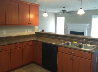 68 Pine Meadow Cir, Elmore, AL 36025