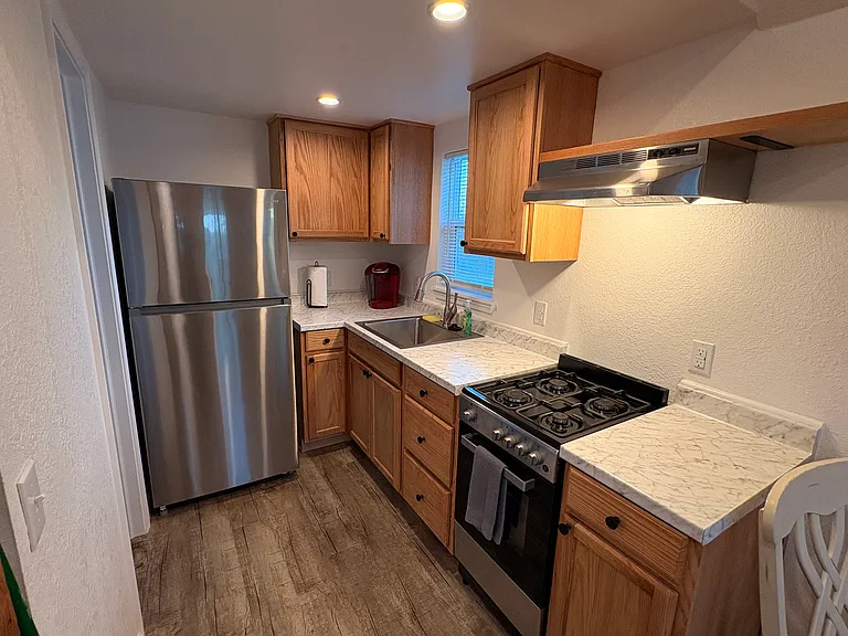 340 Academy St — Photo 5
