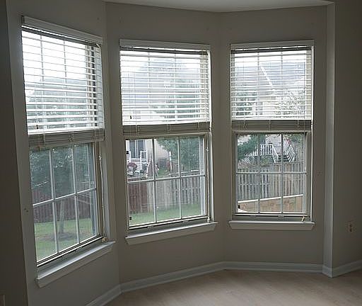 3rd image of 328 Honeylocust Ct