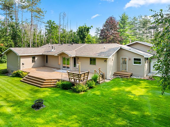 3rd image of 759 Woodcrest Dr