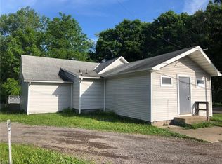 1132 Warren Rd, Newton Falls, OH 44444