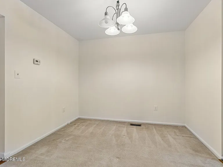 157 Northampton Dr — Photo 11