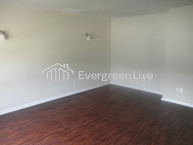 3 bed, 1.5 bath, 1116 sqft, $1,845 — Photo 3