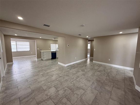 3rd image of 3019 LLOYD DRIVE