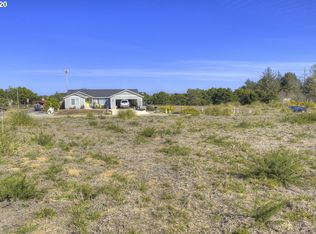 627 Windcrest Dr, Bandon, OR 97411