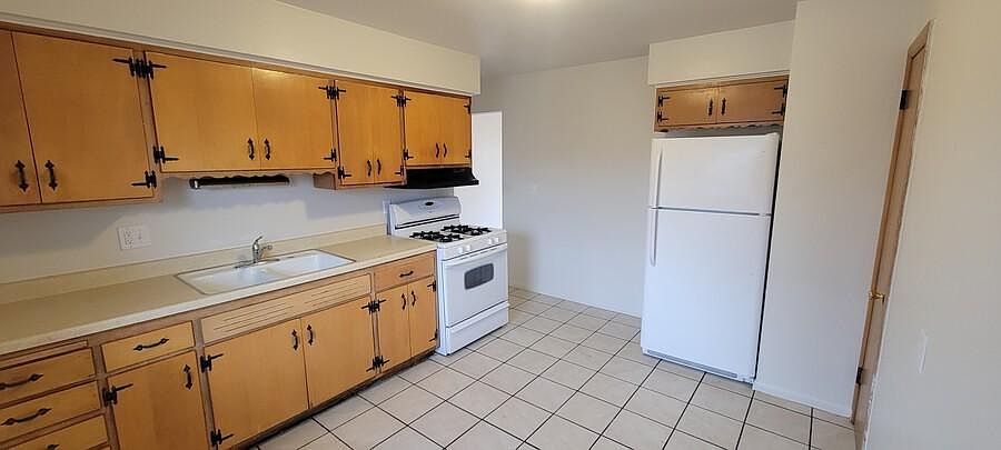 1st image of 820 Royal Ave #820