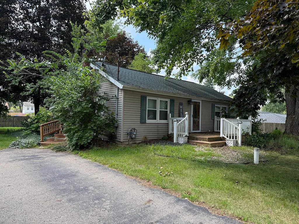 2 bed, 1100 sqft, $1,500 — Photo 2