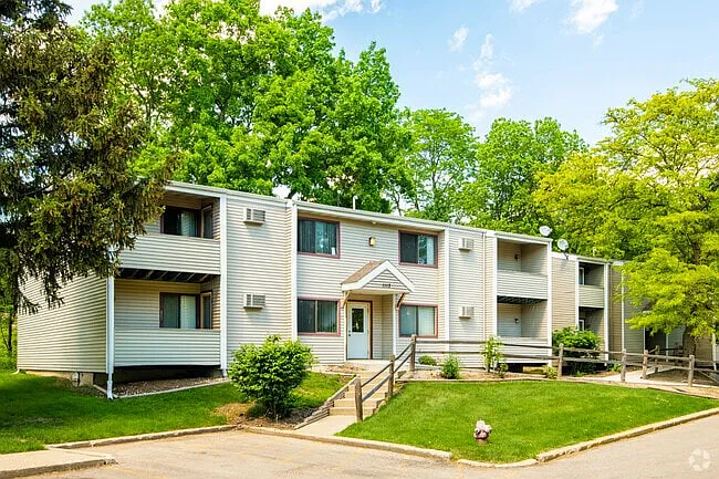 1101-1121 Macarthur Rd #9 — Photo 4