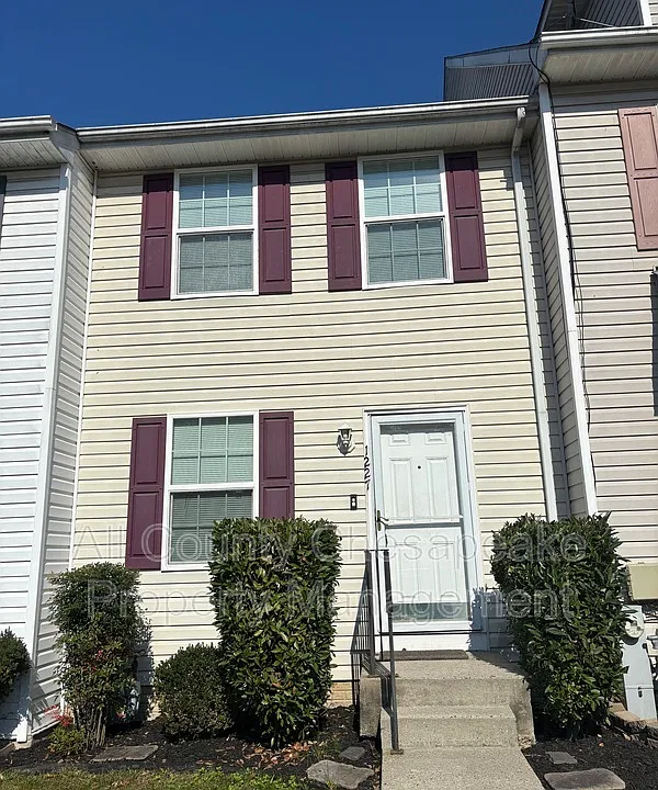 1227 Splashing Brook Dr