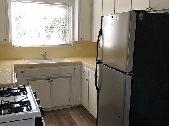 2nd image of 146 D Ave APT C