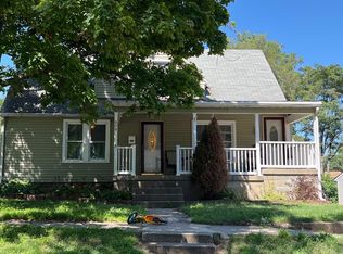 909 Oxford Ave, Pekin, IL 61554