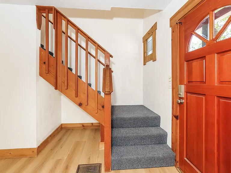 4-photo-Foyer-
