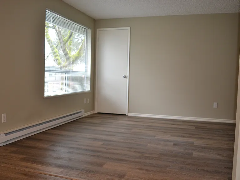 9105 SE 32nd Ave — Photo 5