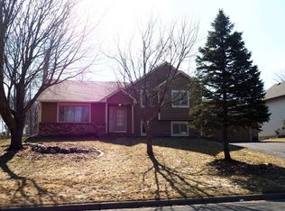 1044 Lantern Ln, Lino Lakes, MN 55014