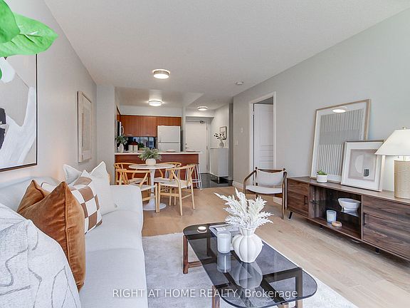 5th image of 55 Harrison Garden Blvd #907