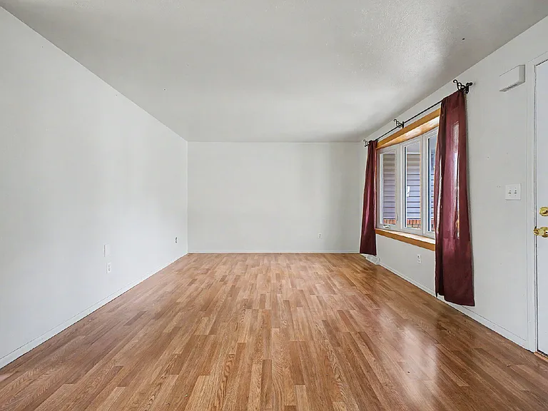 2519 Danbury Dr — Photo 9