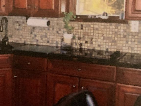 2nd image of 27 Weston St