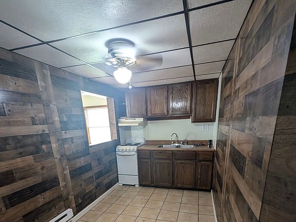 2nd image of 710 Chesaning St APT 1