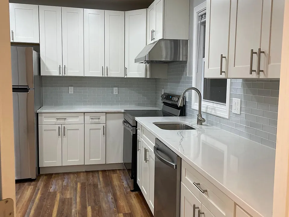 10 Mayhew St #1