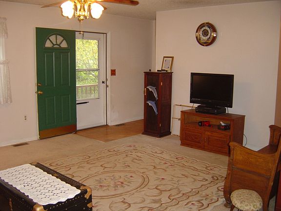 3rd image of 71 Kirkland Dr