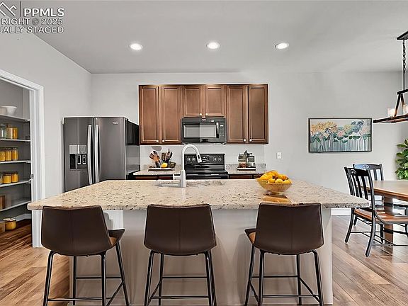 4th image of 7991 Martinwood Pl
