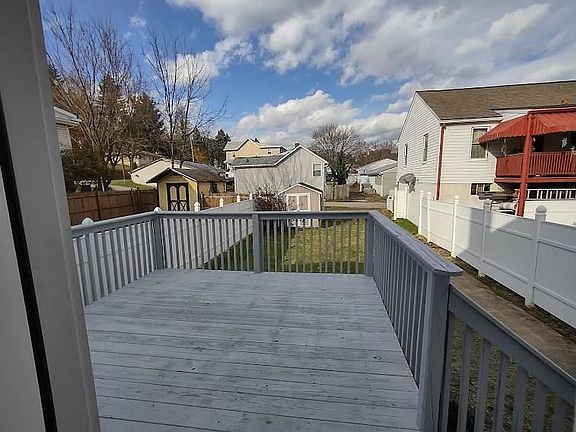 3rd image of 307 Grant St
