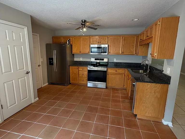 134 Kristins Dr — Photo 8
