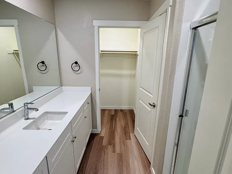 4103 Liverpool St — Photo 32