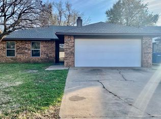 5821 Will Rogers Dr, Enid, OK 73703