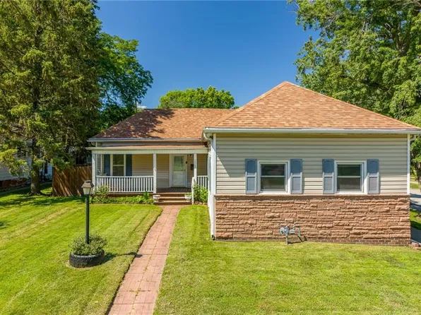 2823 Faraon St, Saint Joseph, MO 64501