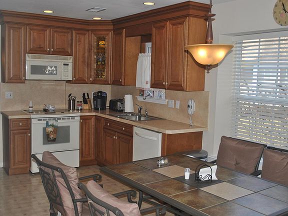 2nd image of 66 Rosewood Dr