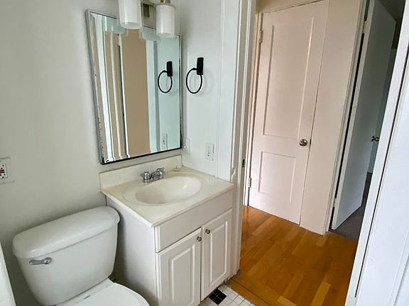 4th image of 788-800 Greenwood Ave NE #788-07