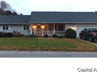 15 Shady Ln, Auburn, IL 62615