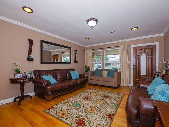 5th image of 637 Penelope Dr