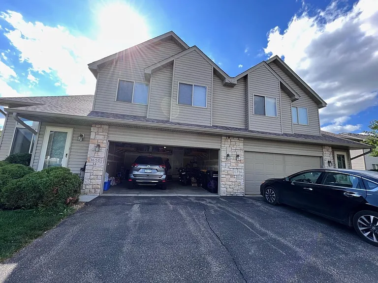 1650 Wellington Ln — Photo 1