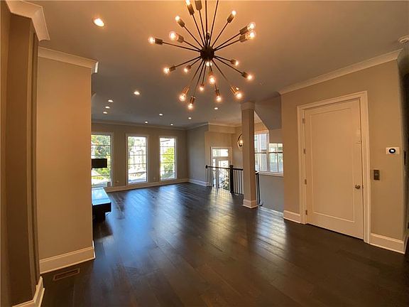 4th image of 2112 Peach Ln SE
