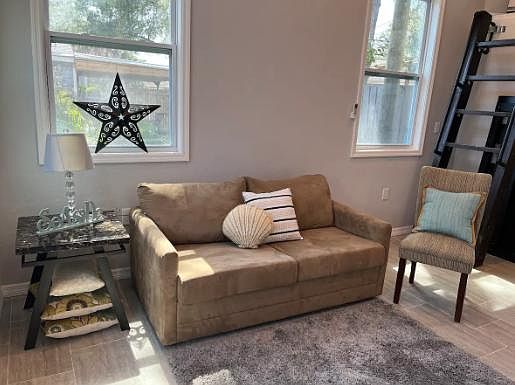 5th image of 2867 1/2 12th Ave N #1