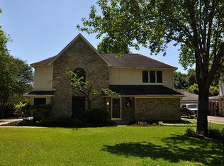 7714 Oakwood Lakes Dr, Houston, TX 77095