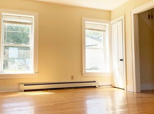 18 Colchester Ct, Burlington, VT 05401